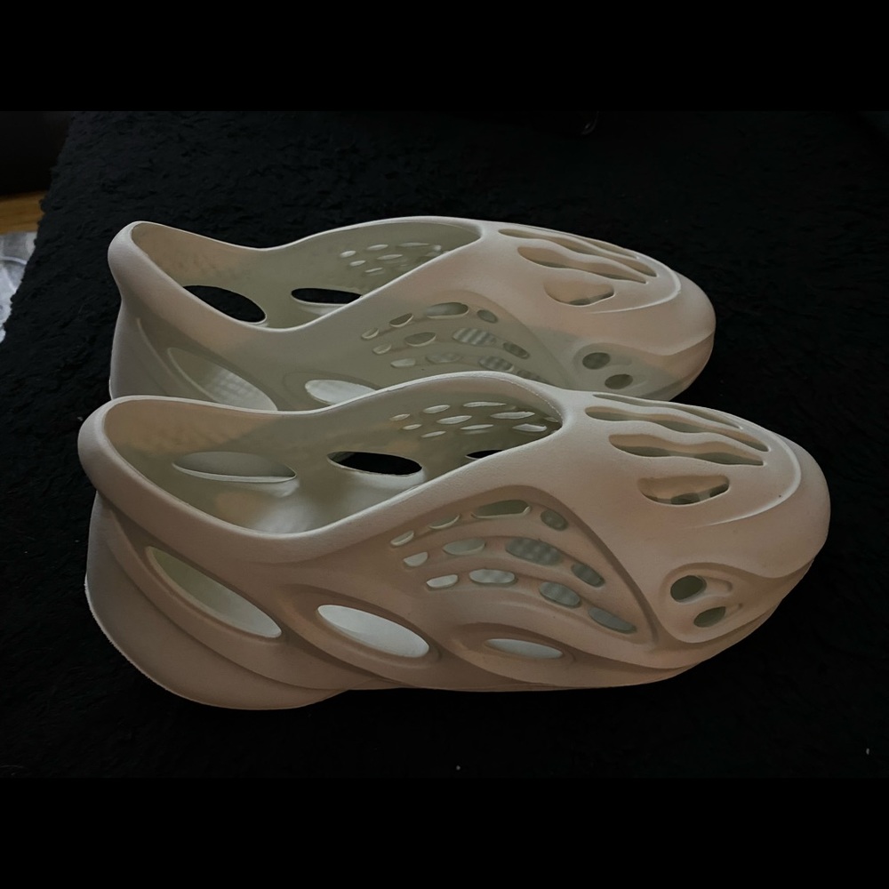 White Yeezy Foam Runners